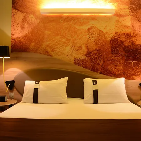 Готель Centre By Ihg 4*